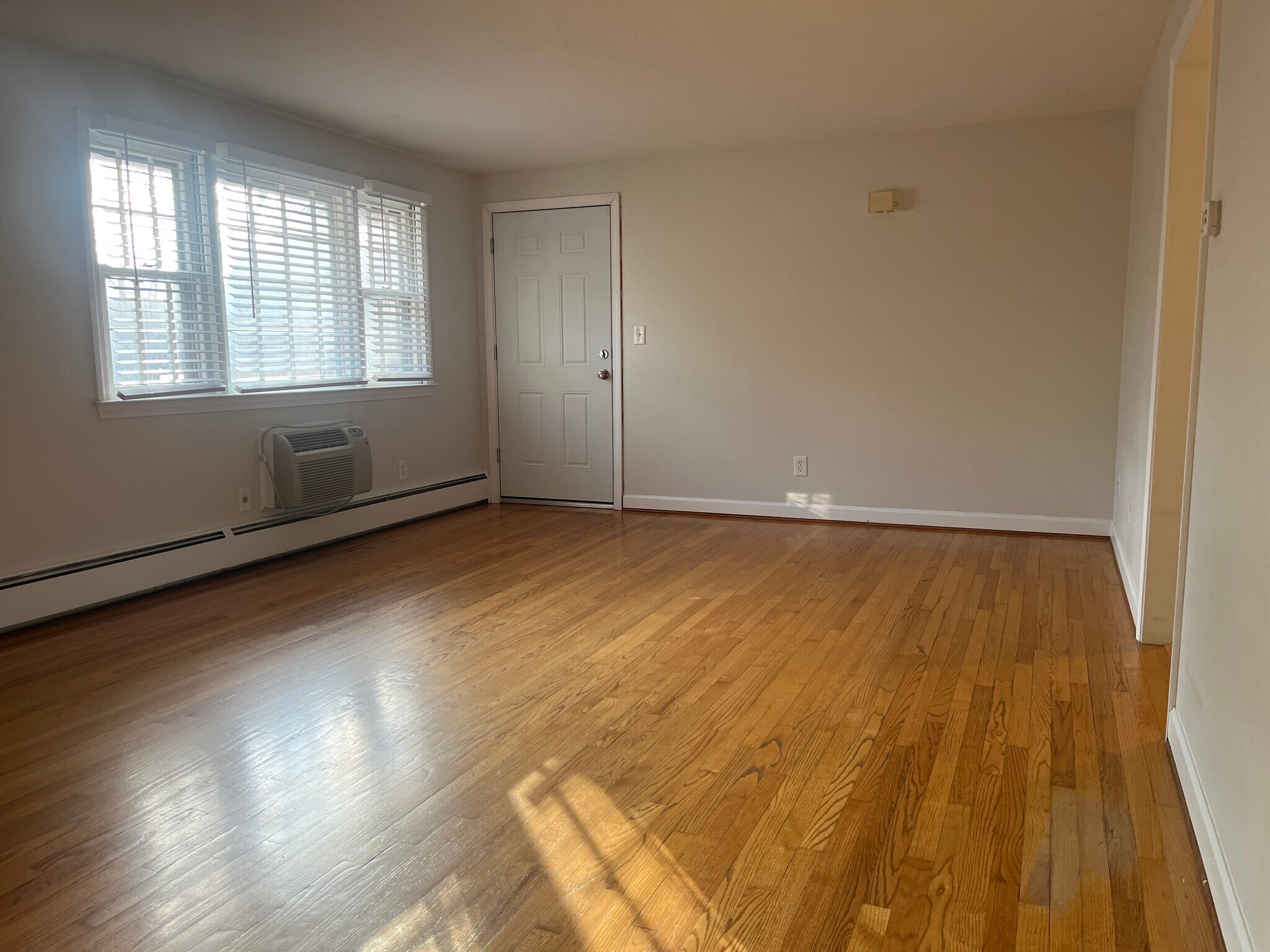 Building Photo - 43 Charter Oak St