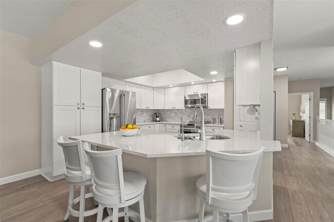 Building Photo - 9201 Captiva Cir