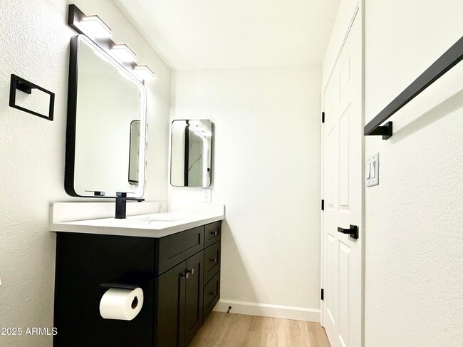 Building Photo - 7401 W Arrowhead Clubhouse Dr