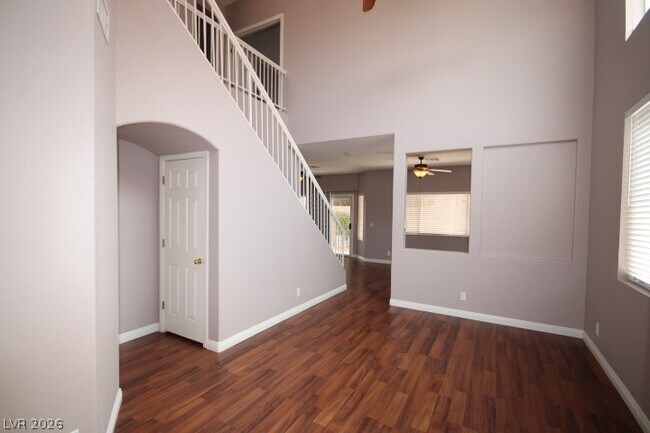 Building Photo - 947 Whispering Grove Ave