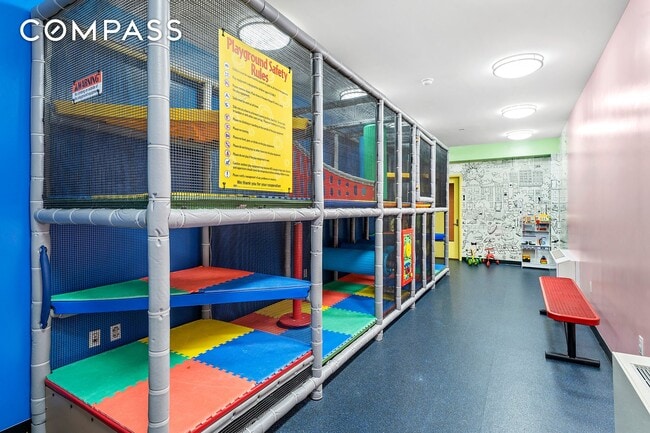 Building Photo - Enormous ~1,285 s/f, designer condo Loft apt @OBBP 1 bedroom, 2 bathrooms + ~112 s/f terrace with...