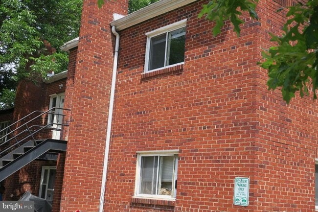 Building Photo - 1495 Bangor St SE