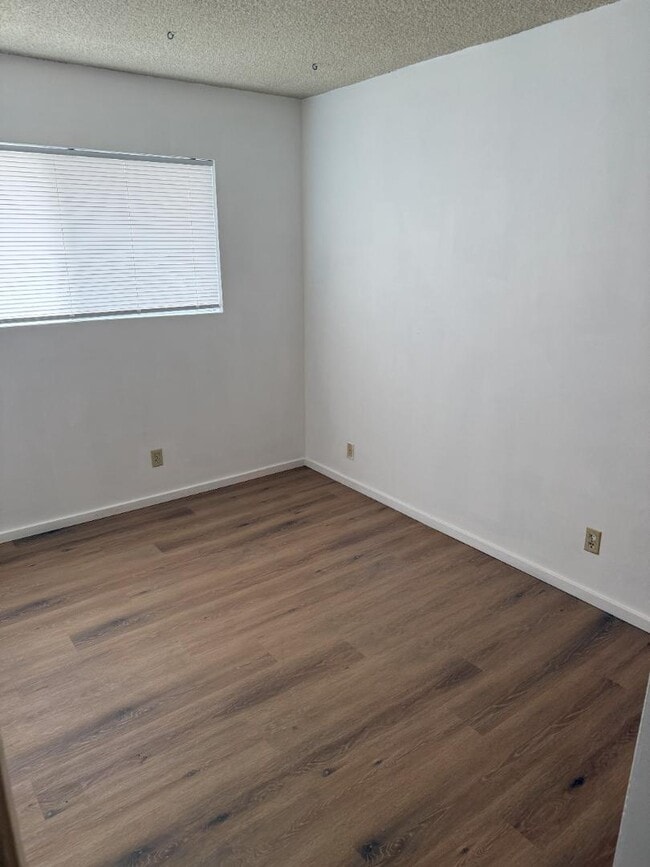 Building Photo - 2104 Carnegie Ln
