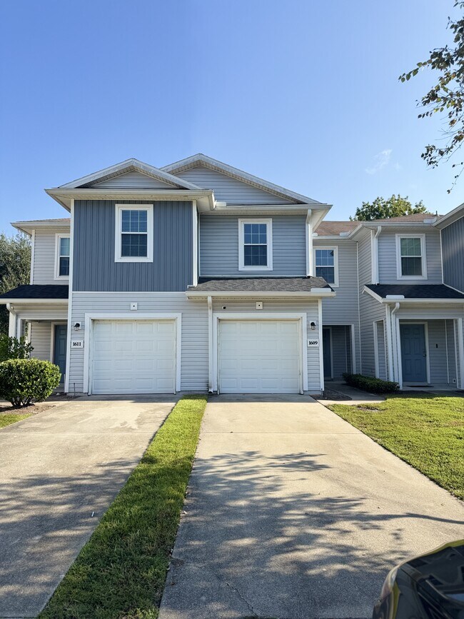 Primary Photo - 1609 Biscayne Bay Cir