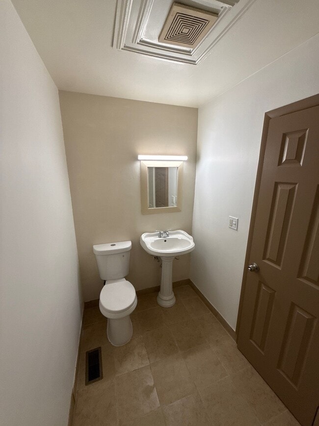 Building Photo - 9438 Conried Dr