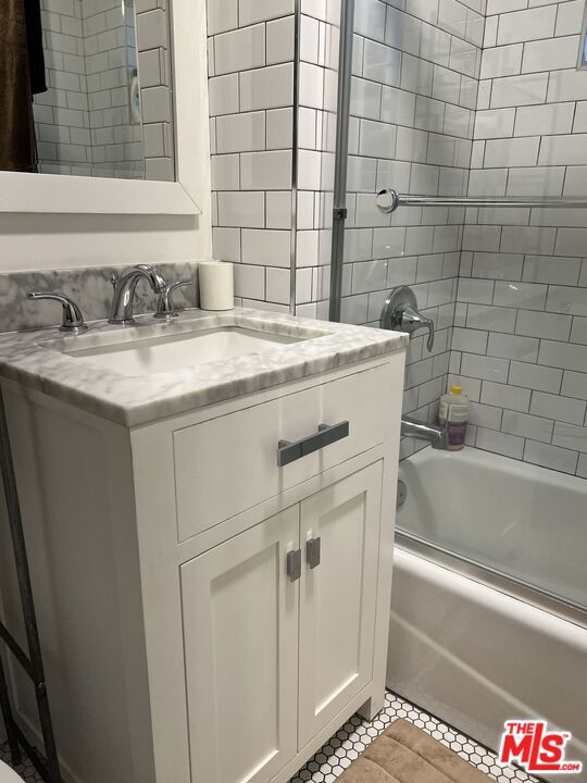 Building Photo - 252 Hampton Dr