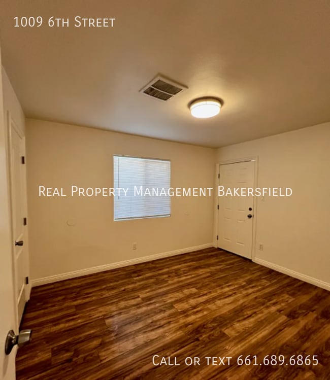Building Photo - 1009 6th St