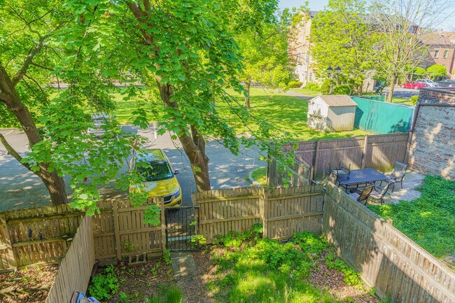 Building Photo - 12 S Mall Arterial