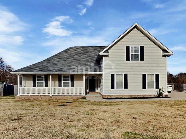 Building Photo - 1005 Matheus Dr