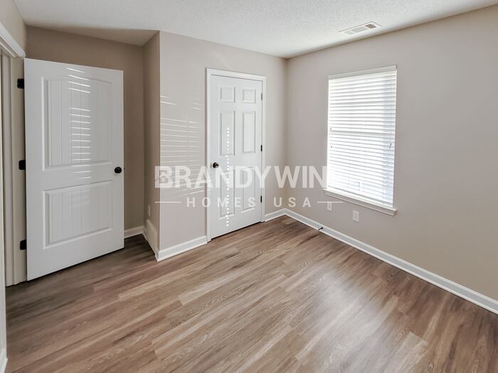 Building Photo - 10242 Evening Hill Dr