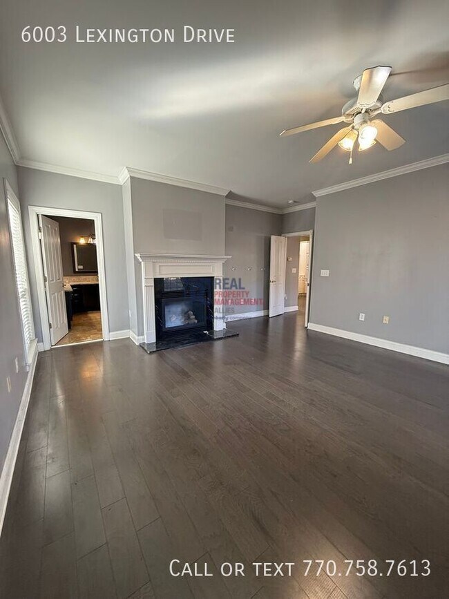 Building Photo - 6003 Lexington Dr