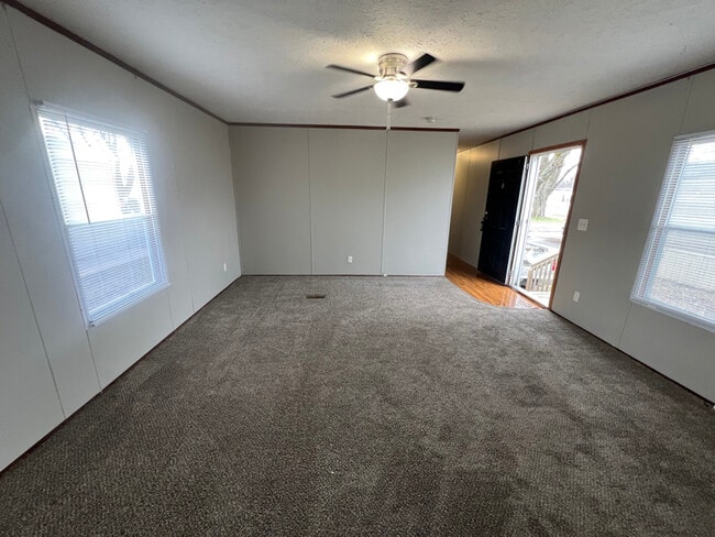 Building Photo - 77 Peach St