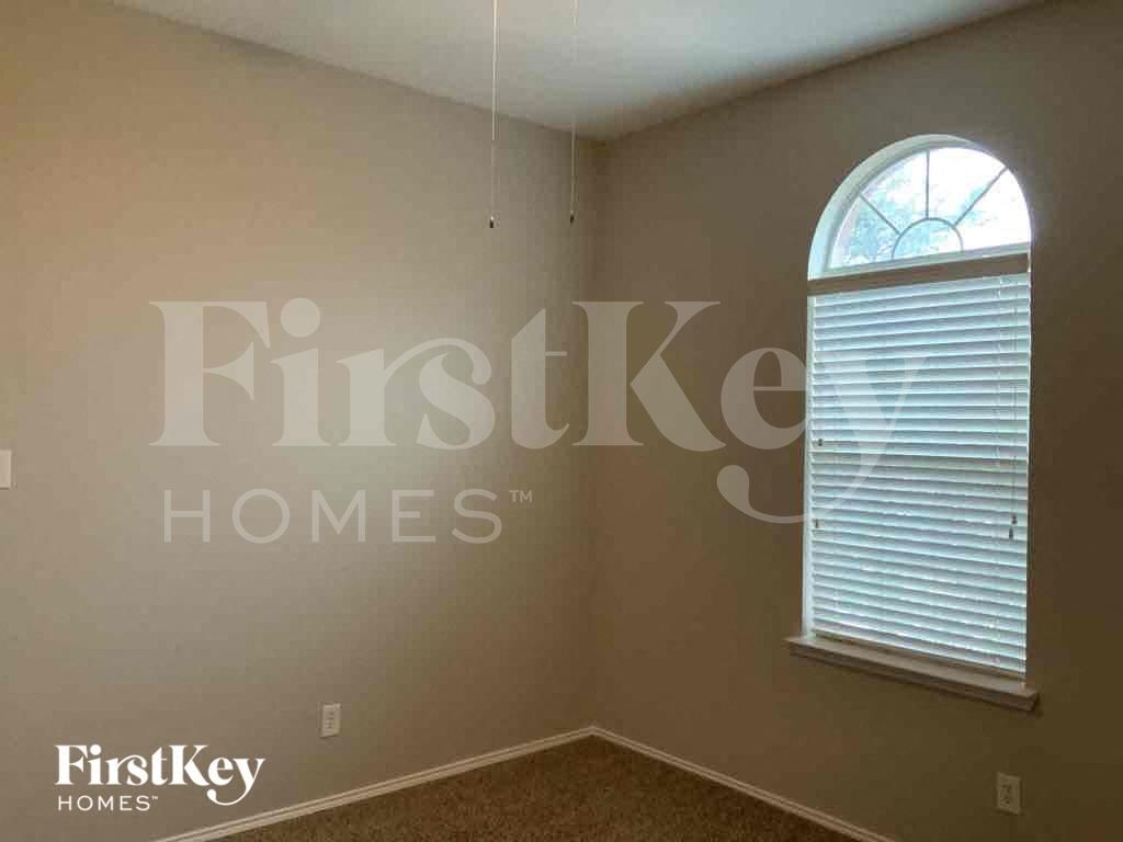 Building Photo - 12617 Summerwood Dr