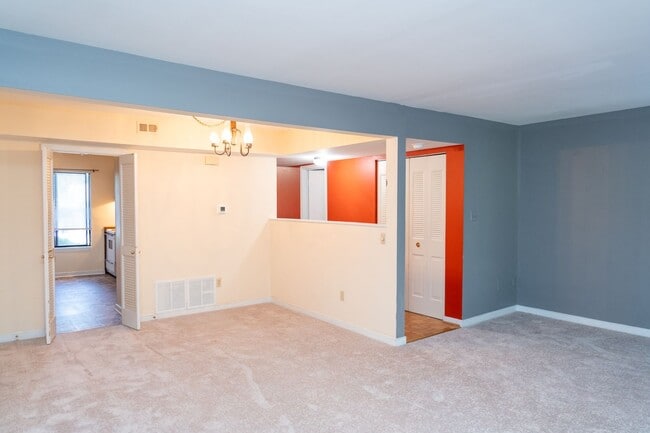 Building Photo - 1054 Cheshire Ct