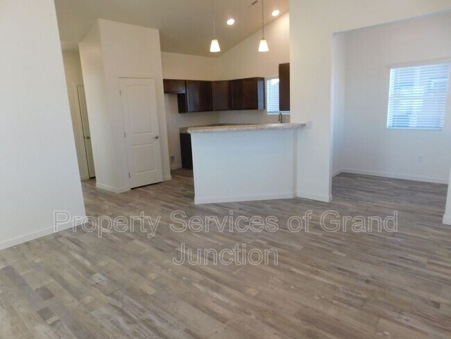 Building Photo - 2354 Zion Cyn Ave