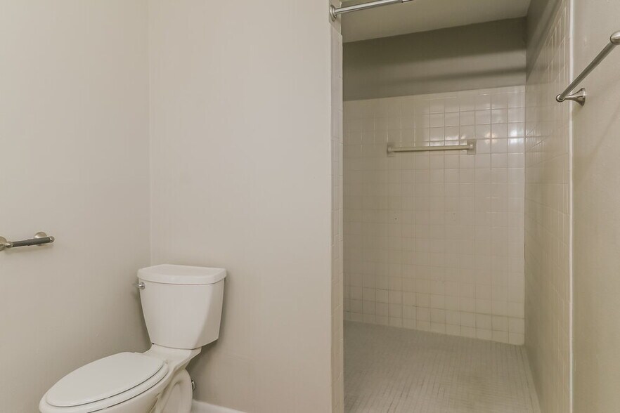 Building Photo - 7521 Como Dr