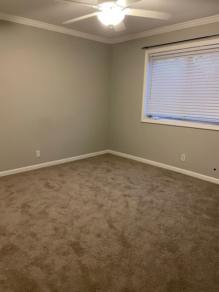 Building Photo - 1905 Tall Oaks Dr