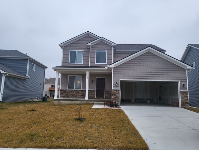 Primary Photo - Spacious 4-Bedroom, 2.5-Bath Home Near Downtown Holly