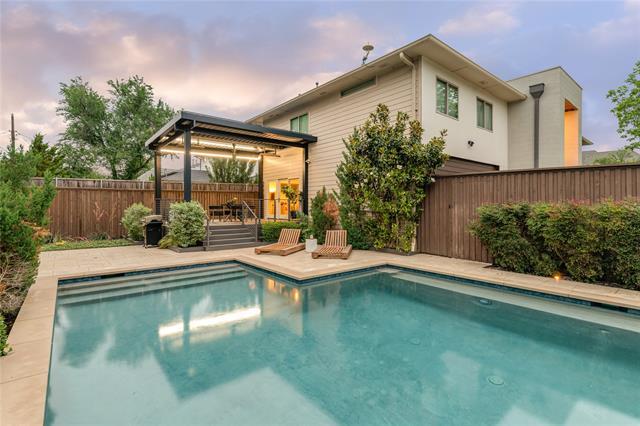Building Photo - 9831 Lakemont Dr