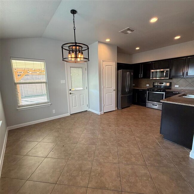 Building Photo - 1115 Sunny Meadows Loop