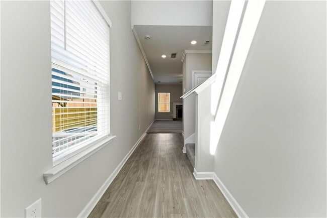 Building Photo - 231 Eva Wy