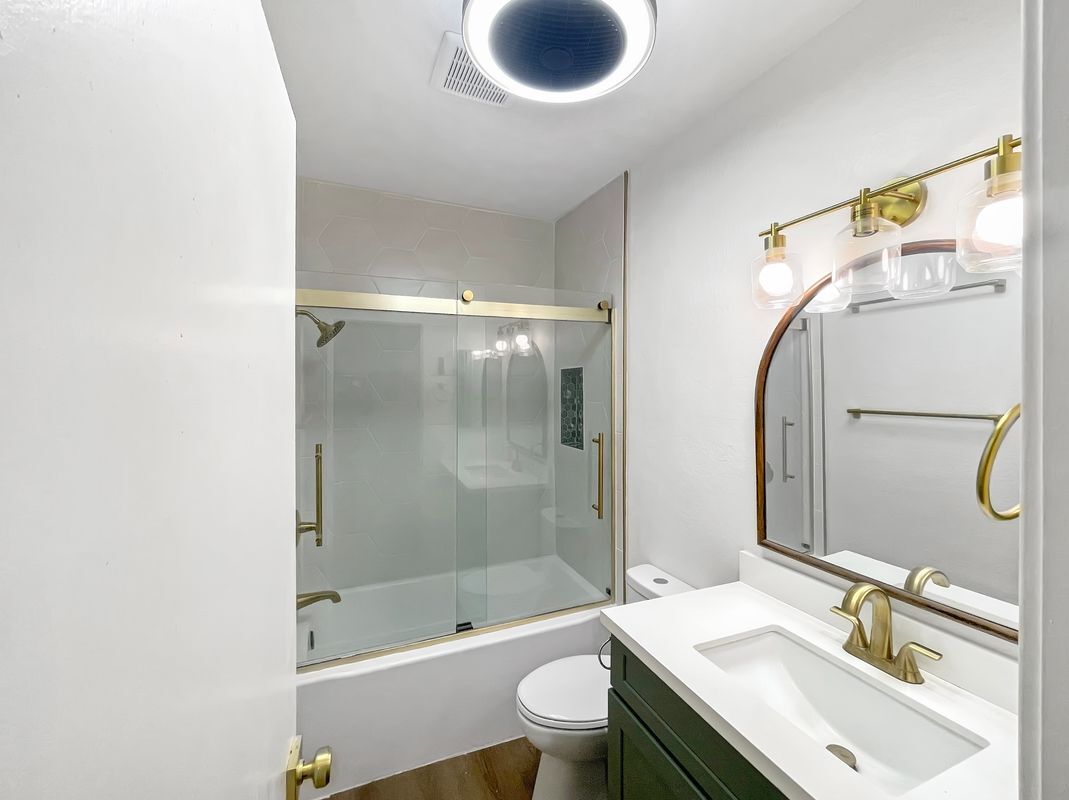 Building Photo - 1335 W 139th, 101