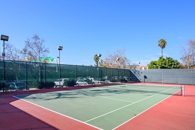 Building Photo - Mission Valley 1 BR/1 BA Condominium at Ra...