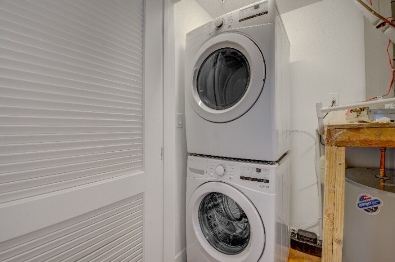 Building Photo - 1851 N Howard St