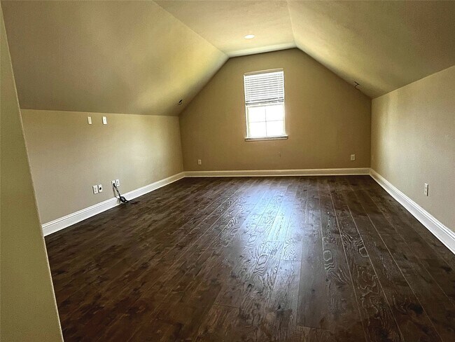 Building Photo - 307 Maverick Run Ct