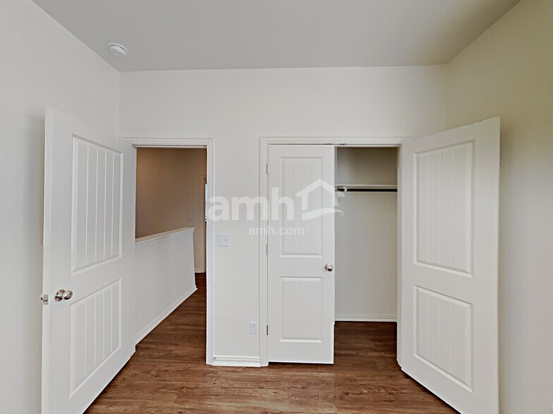 Building Photo - 2709 Wolfcreek