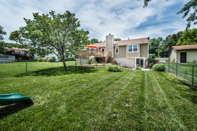 Building Photo - 1620 Dahlia Ct
