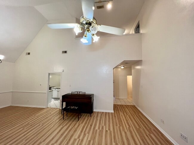 Building Photo - 13310 Misty Mill Dr