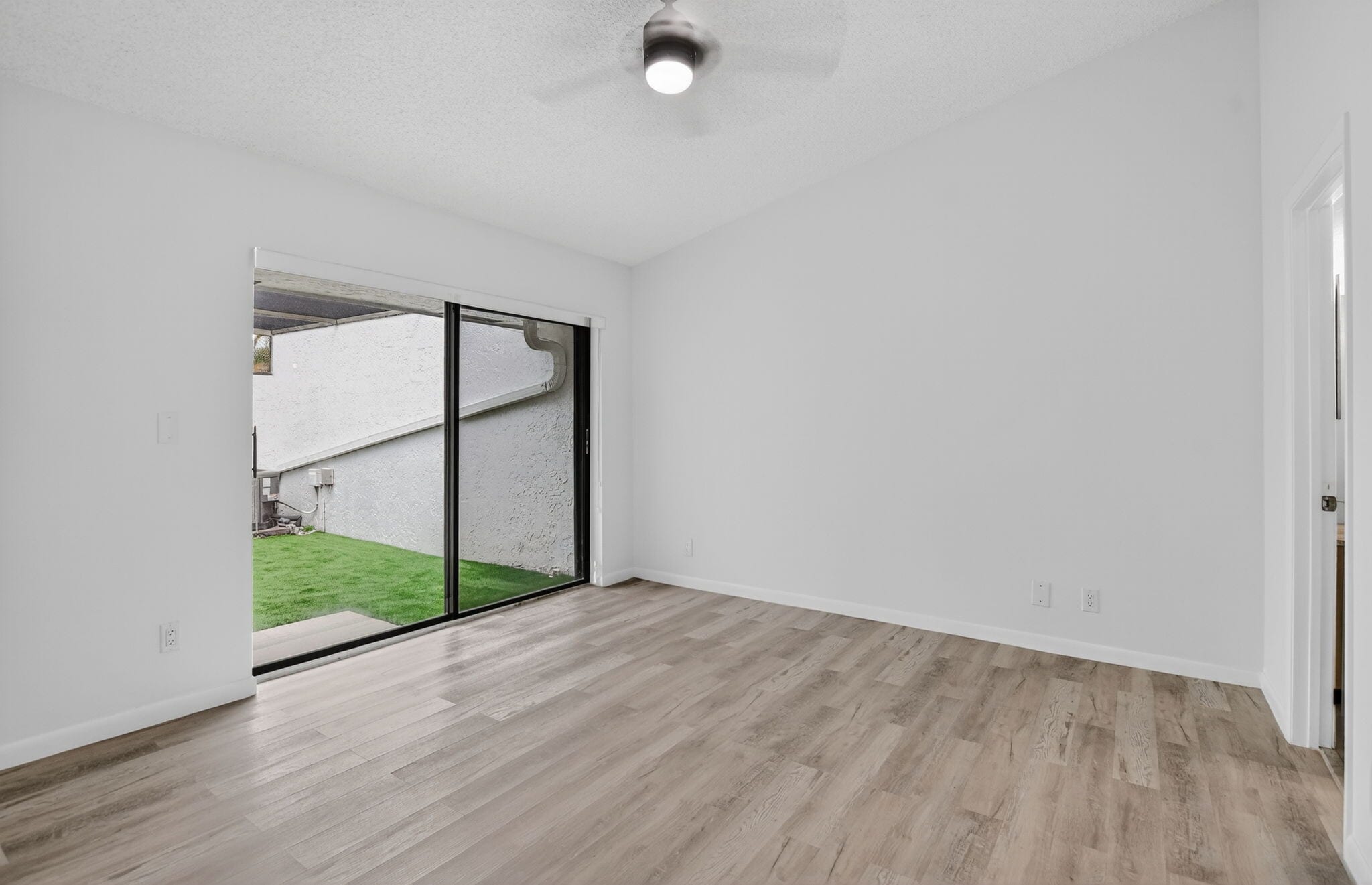 Building Photo - 22576 Vistawood Way