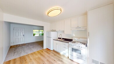 Building Photo - 15415 Marty Dr