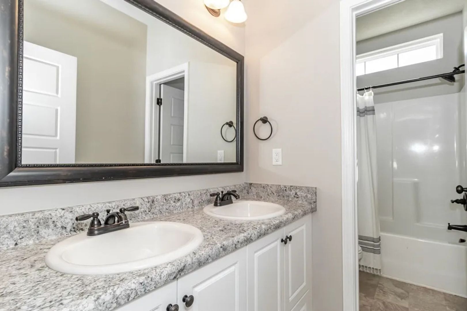 Building Photo - 1016 Swan Ct