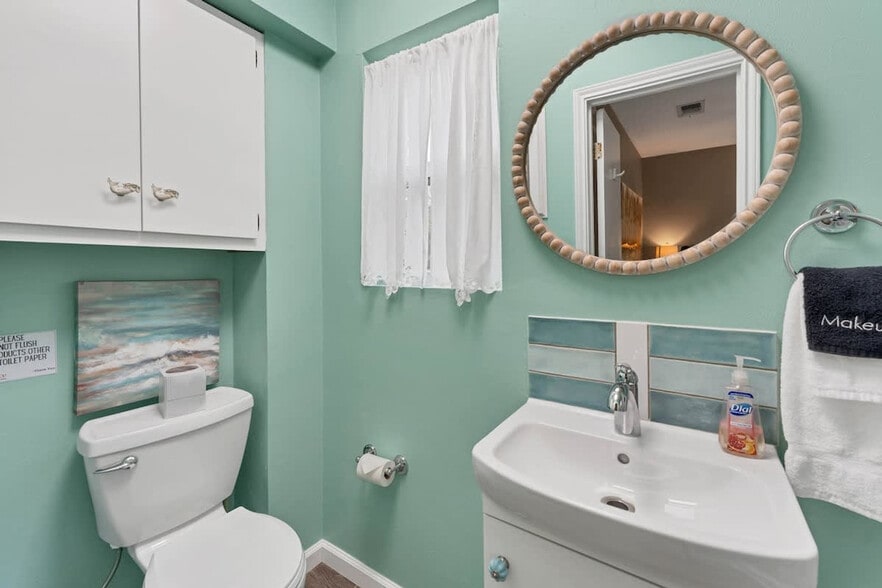 Building Photo - 1142 Amanda-SI ID1351227P