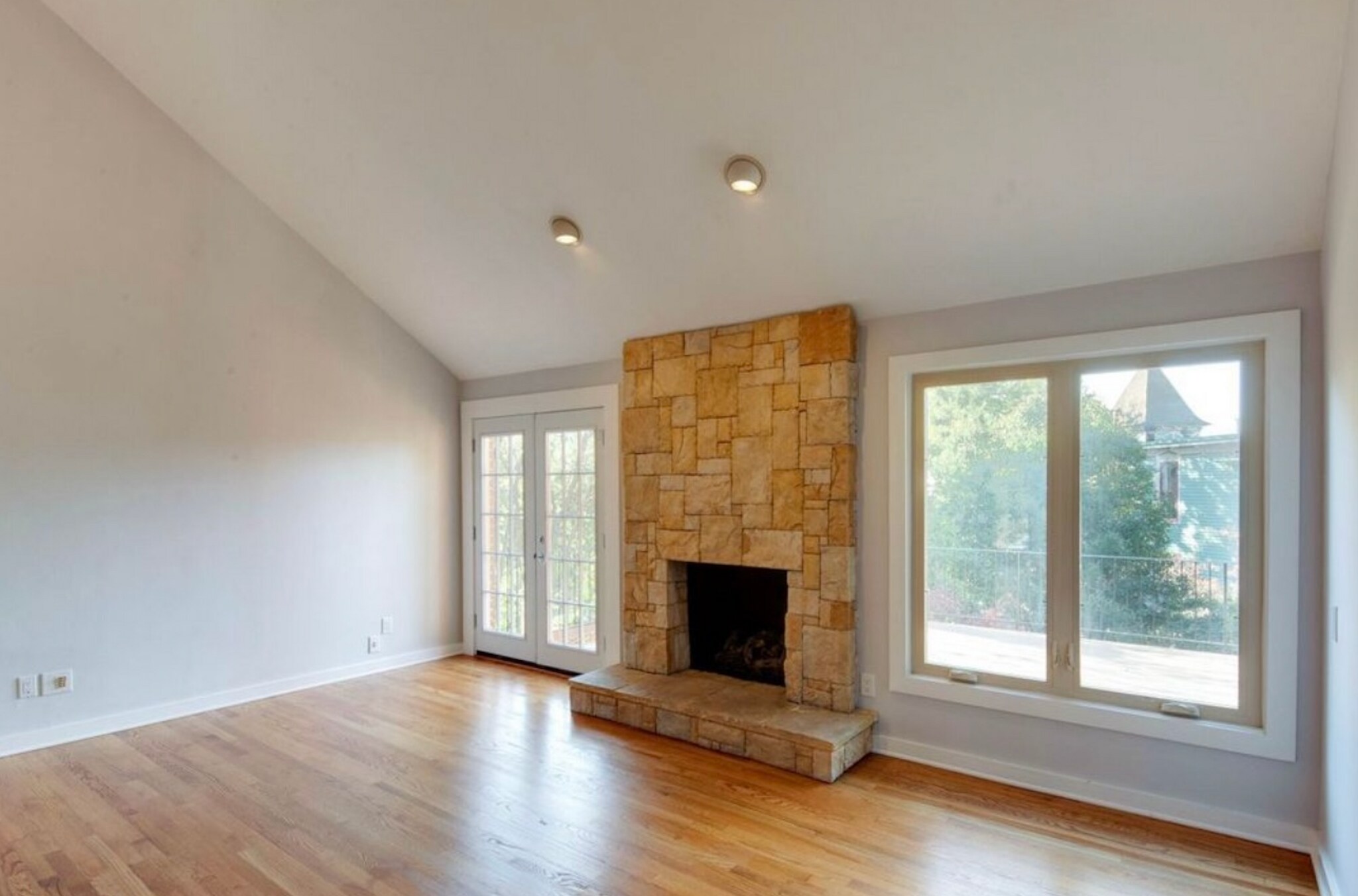 Building Photo - 315 Settlers Ln