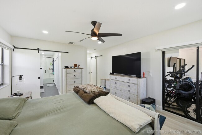 Building Photo - 10775 Waterberry Dr