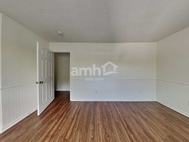 Building Photo - 6 Mystique Falls Ct