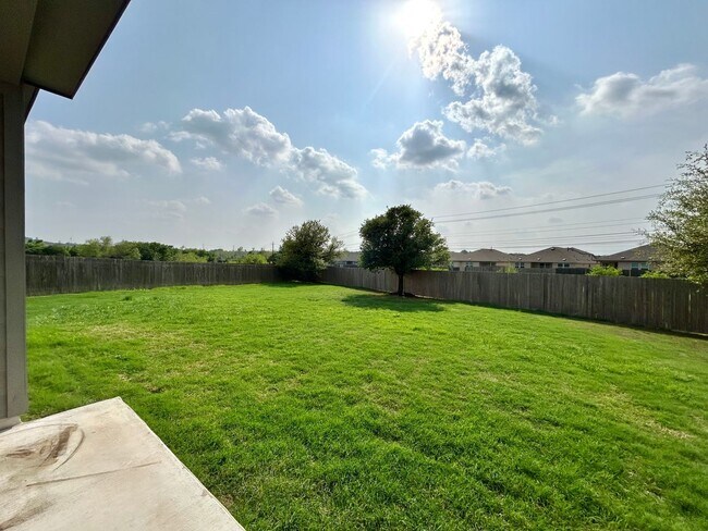 Building Photo - 10412 Premier Park St