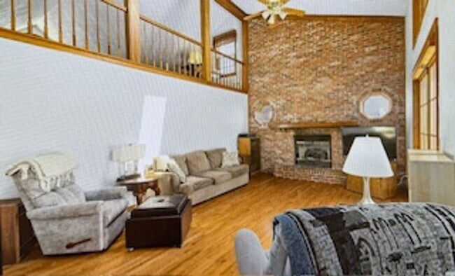 Building Photo - 3 Bedroom / 3.5 Bath House in Peoria