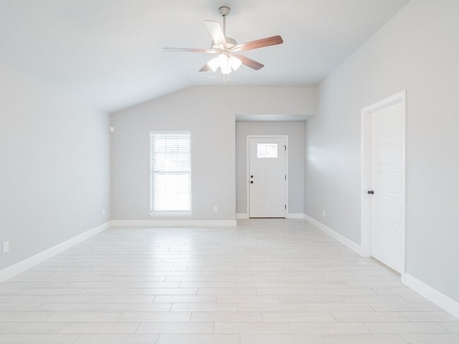 Building Photo - 6100 NW Silas St