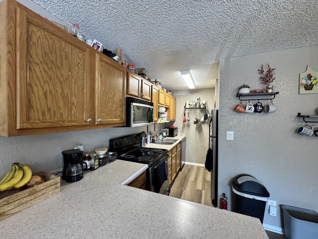 Building Photo - 857 S Van Gordon Ct