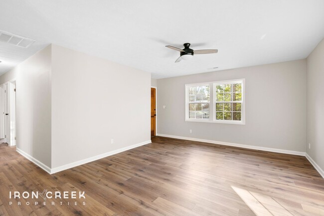 Building Photo - Charming Three-Bedroom in Haw Creek