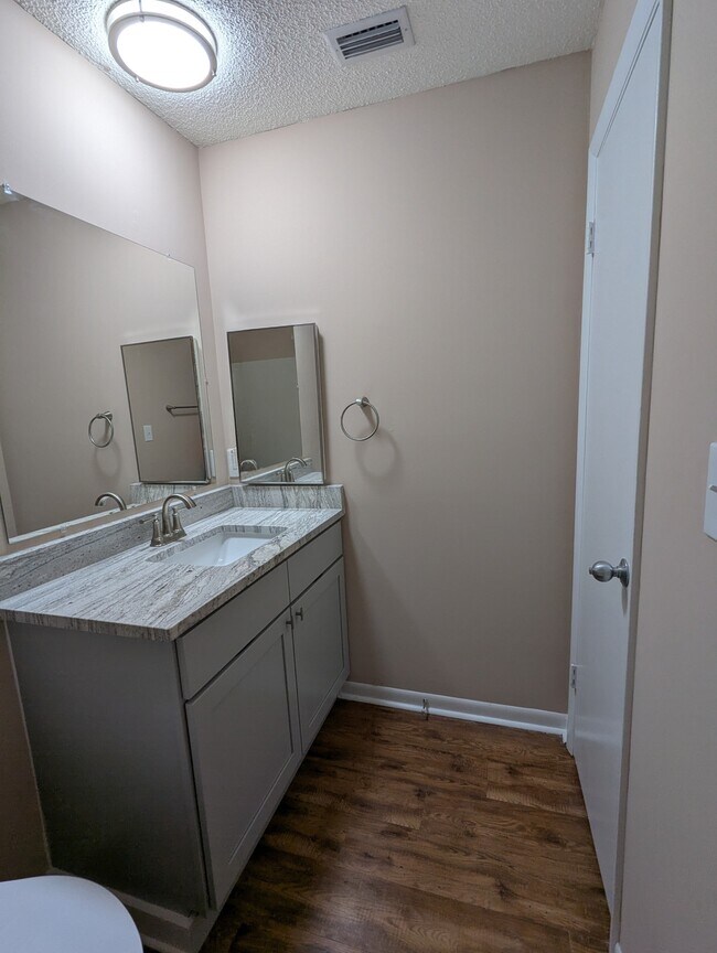 Building Photo - 6840 Blue Heron Blvd