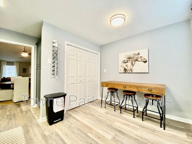 Building Photo - 549 Edgecliff Ln