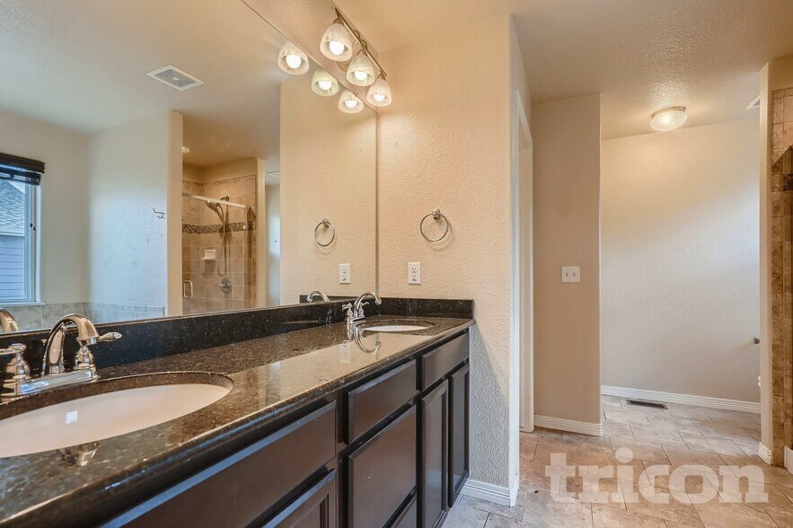 Building Photo - 1805 Timber Rdg Pkwy