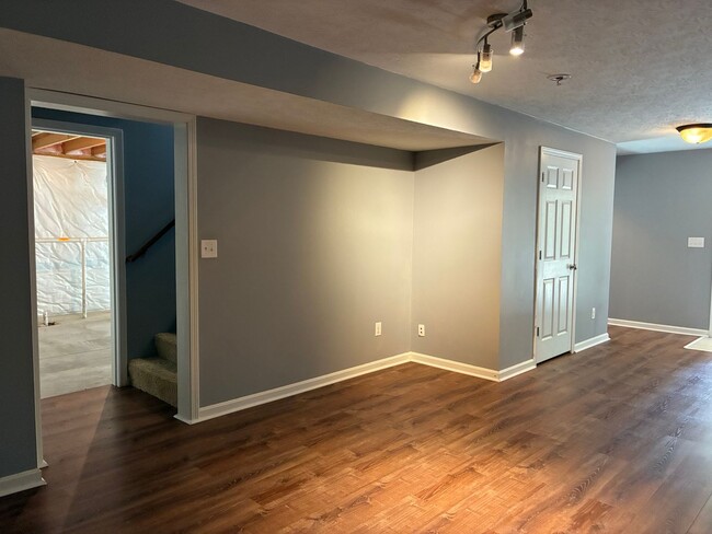 Building Photo - **ELIZABETHTOWN INDEPENDENT SCHOOL DISTRICT**