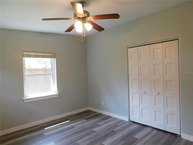 Building Photo - 2252 Howard Dr
