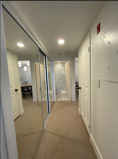 Building Photo - 4501 Cedros Ave